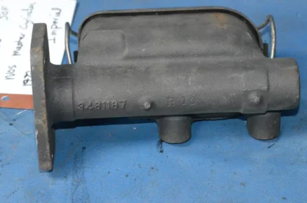 MASTER CYLINDER