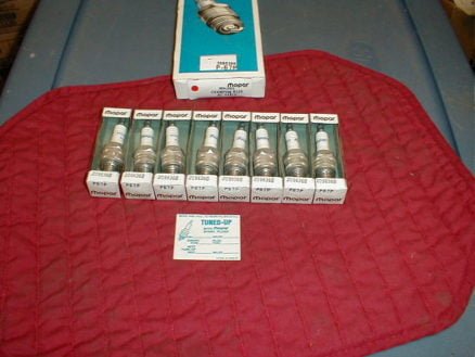 NOS Mopar Spark Plugs Set 1960 To 1974 6 Cylinder & Small Block V-8