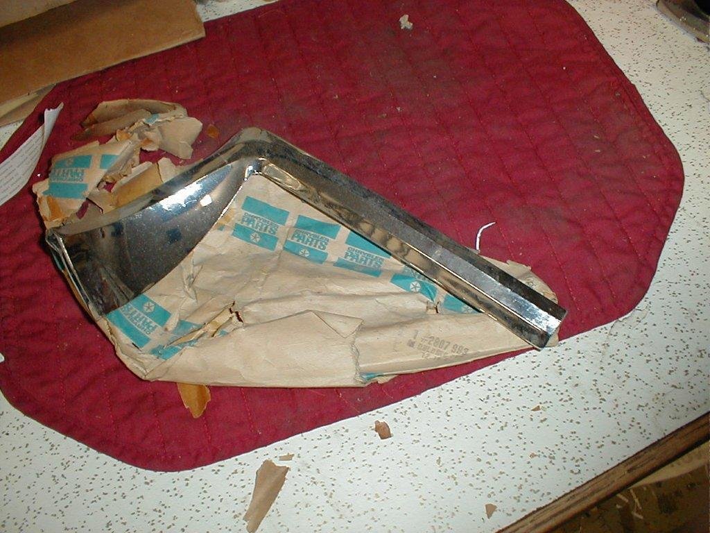 NOS Mopar Fender Hood Extension Moulding 1967-8 Dodge Polara Monaco Left Side