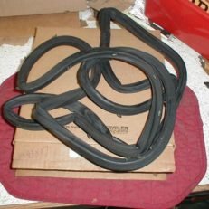 NOS Mopar Weatherstrip Left Rear Door 1969-73 C Body Plymouth Dodge 4 Door Sedan)