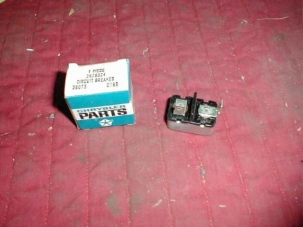 NOS Mopar Circuit Breaker 30 Amp 1969-71 C Body 1971 B Body