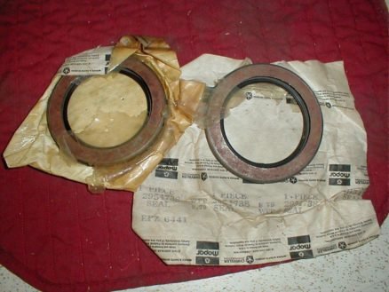 NOS Mopar Rear Wheel Grease Seals 1969-71 Dodge 1 Ton Trucks Power Wagon