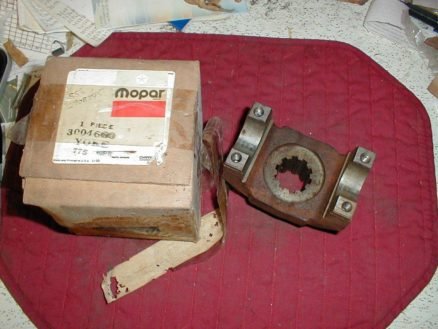 NOS Mopar Drive Shaft Yoke 1974 Thru 1981 Dodge Motor Home