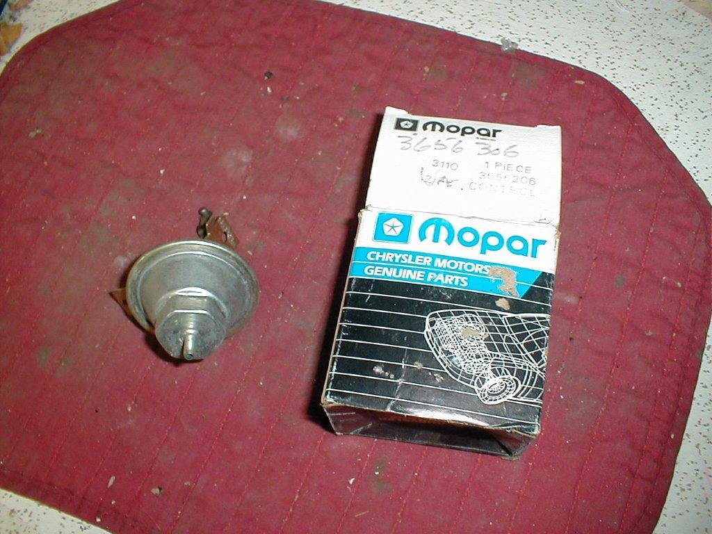 NOS Mopar Vacuum Advance Unit 1972 440 Cubic Inch Engines With Air Pump ...