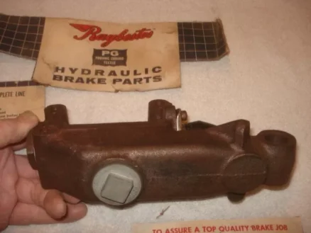 NOS Mopar Master Cylinder 1941-54 Dodge DeSoto Chrysler & Plymouth Models With Manual Brakes - Image 3