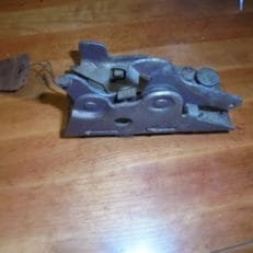 DOOR LATCH