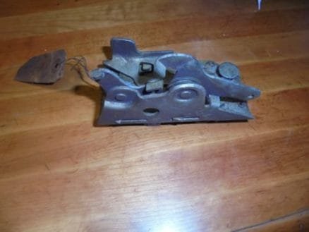 DOOR LATCH