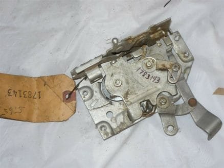 DOOR LATCH