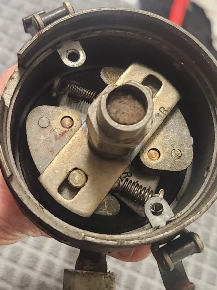 DISTRIBUTOR