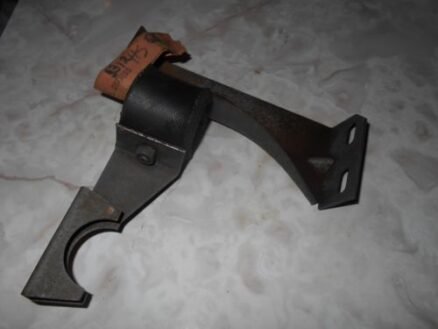 EXHAUST HANGER