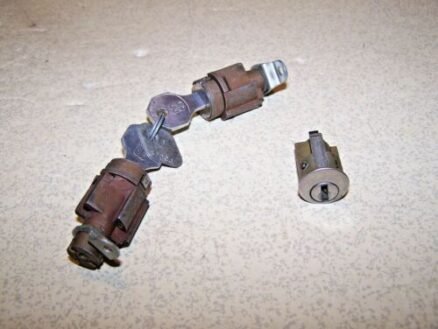 IGNITION & DOOR LOCKS