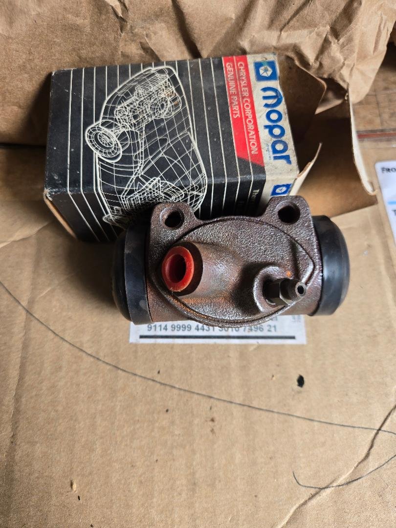 NOS Mopar Wheel Cylinder Right Front 1962-9 All 10 & 11 Inch Drums ...