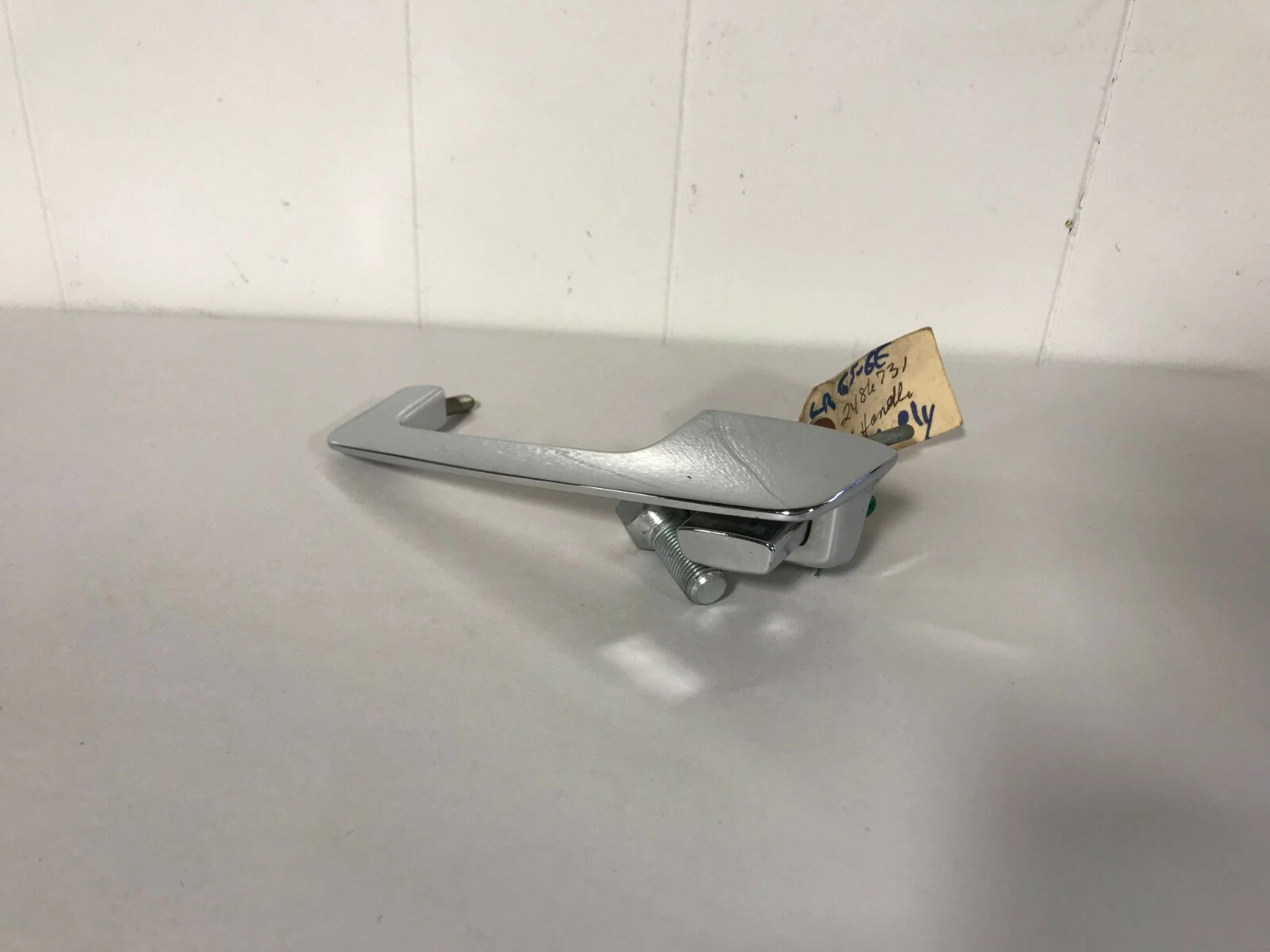 DOOR HANDLE