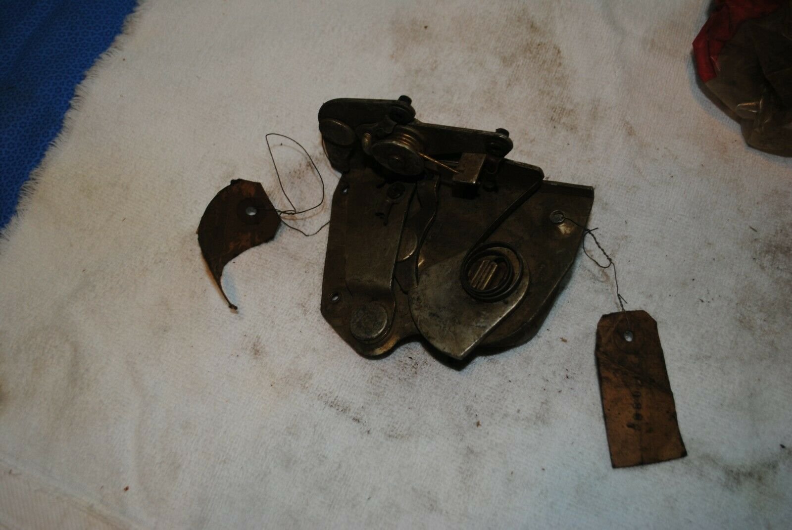 NOS Mopar Right Upper Tailgate Latch 1969-70 C Body Station Wagons - Image 2