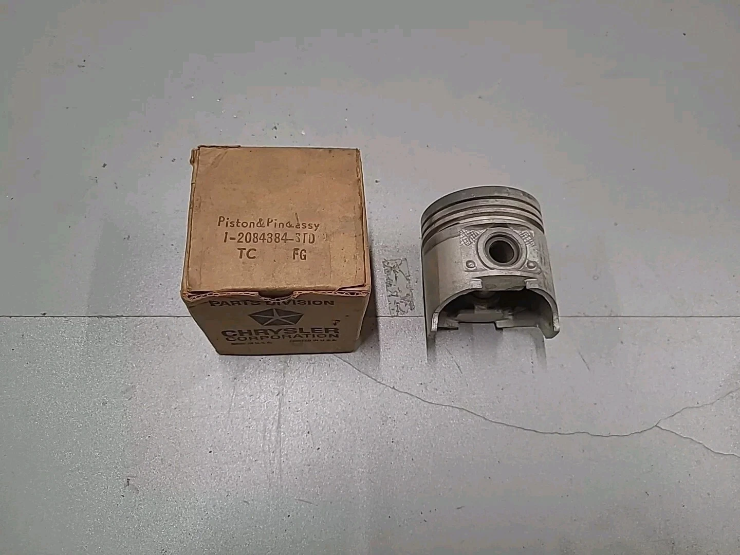 ENGINE PISTON