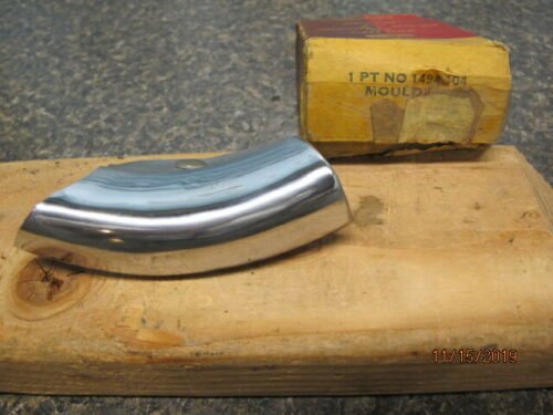 HOOD MOULDING