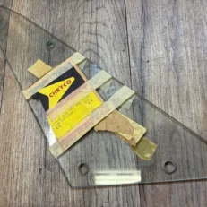 VENT WINDOW GLASS