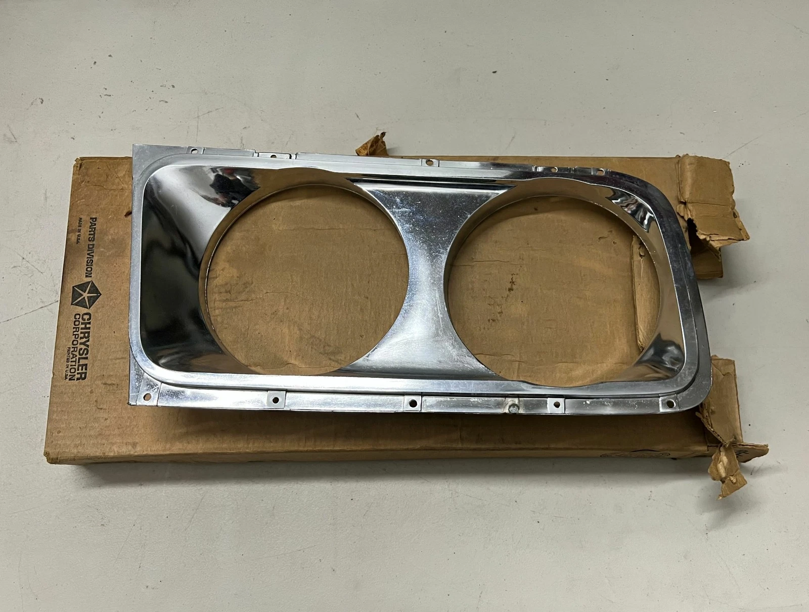 HEADLIGHT BEZEL