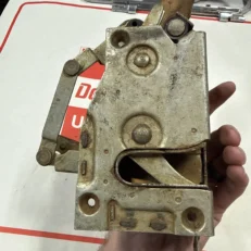 DOOR LATCH