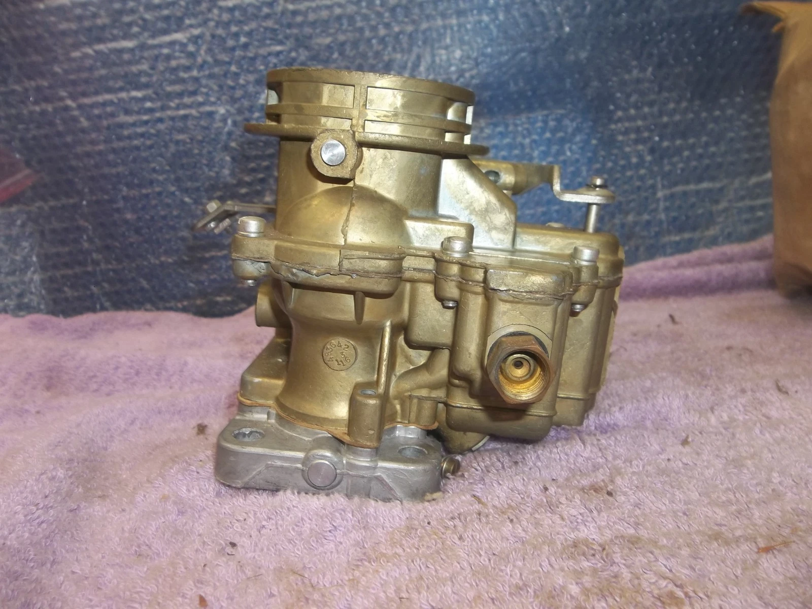 CARBURETOR