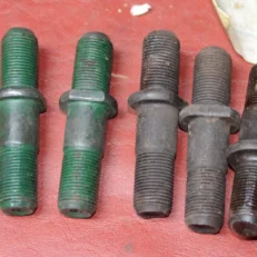 WHEEL STUD