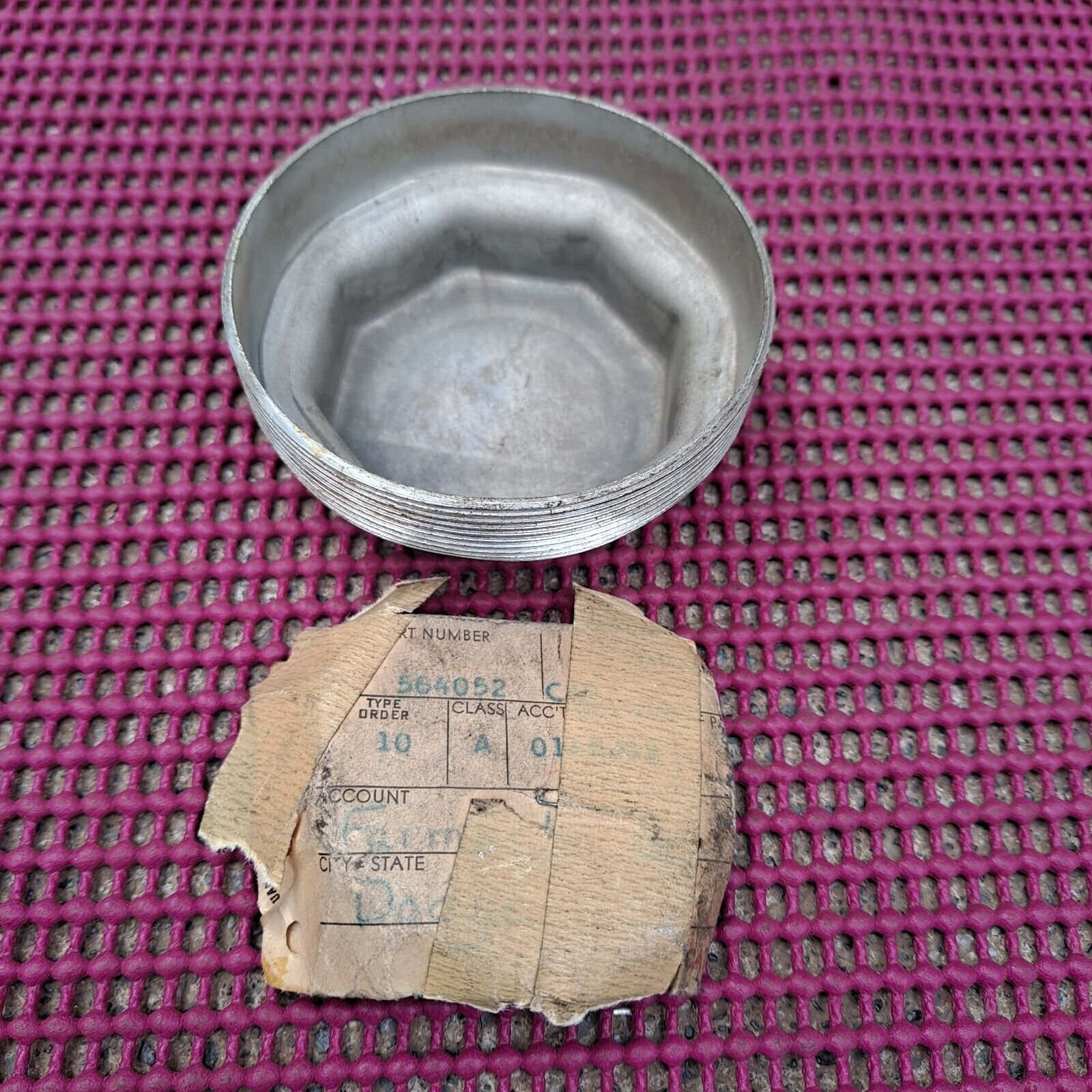 GREASE DUST CAP