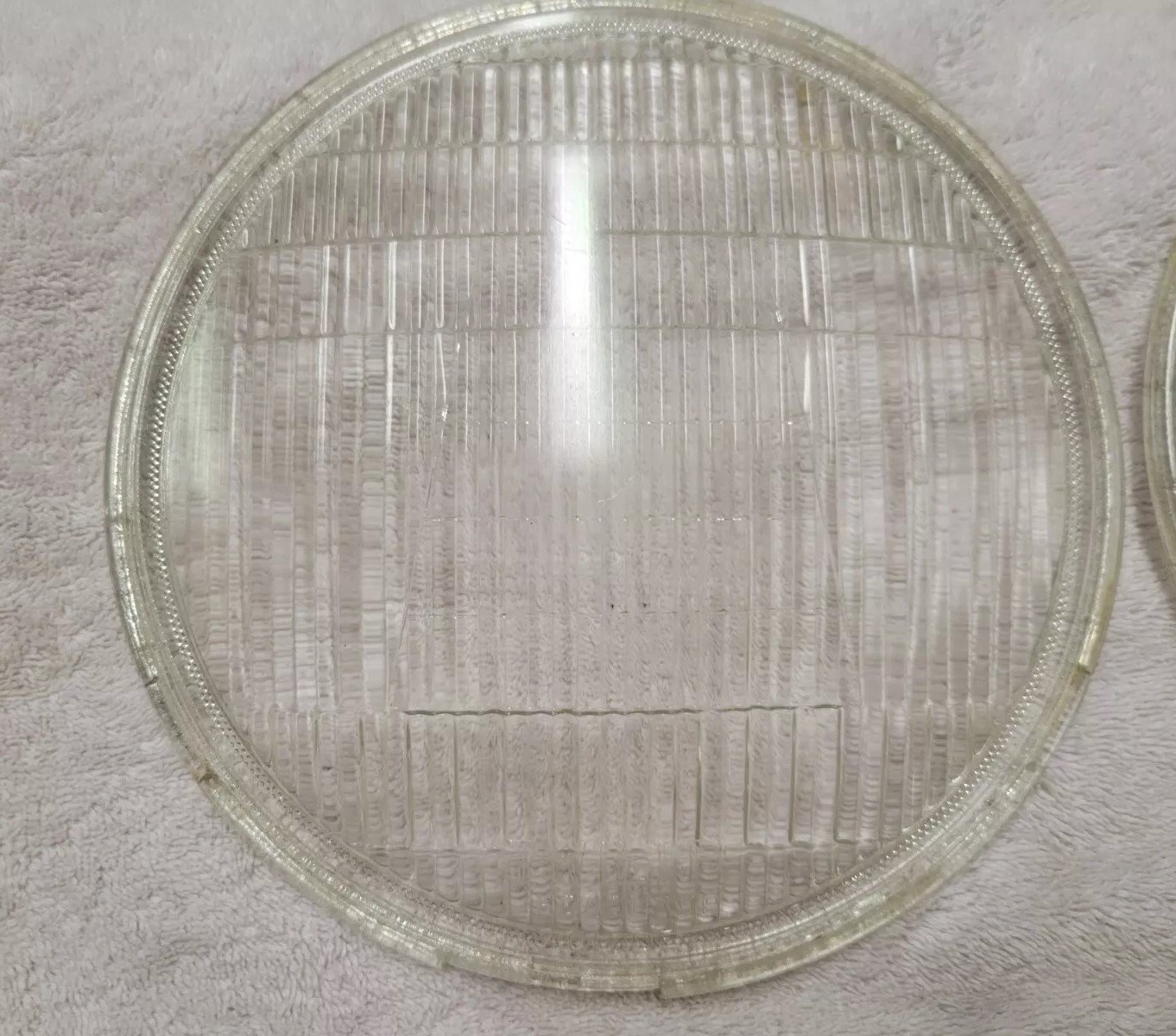 HEADLIGHT LENS