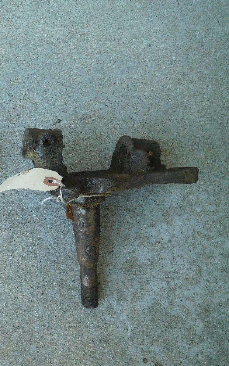 FRONT SPINDLE