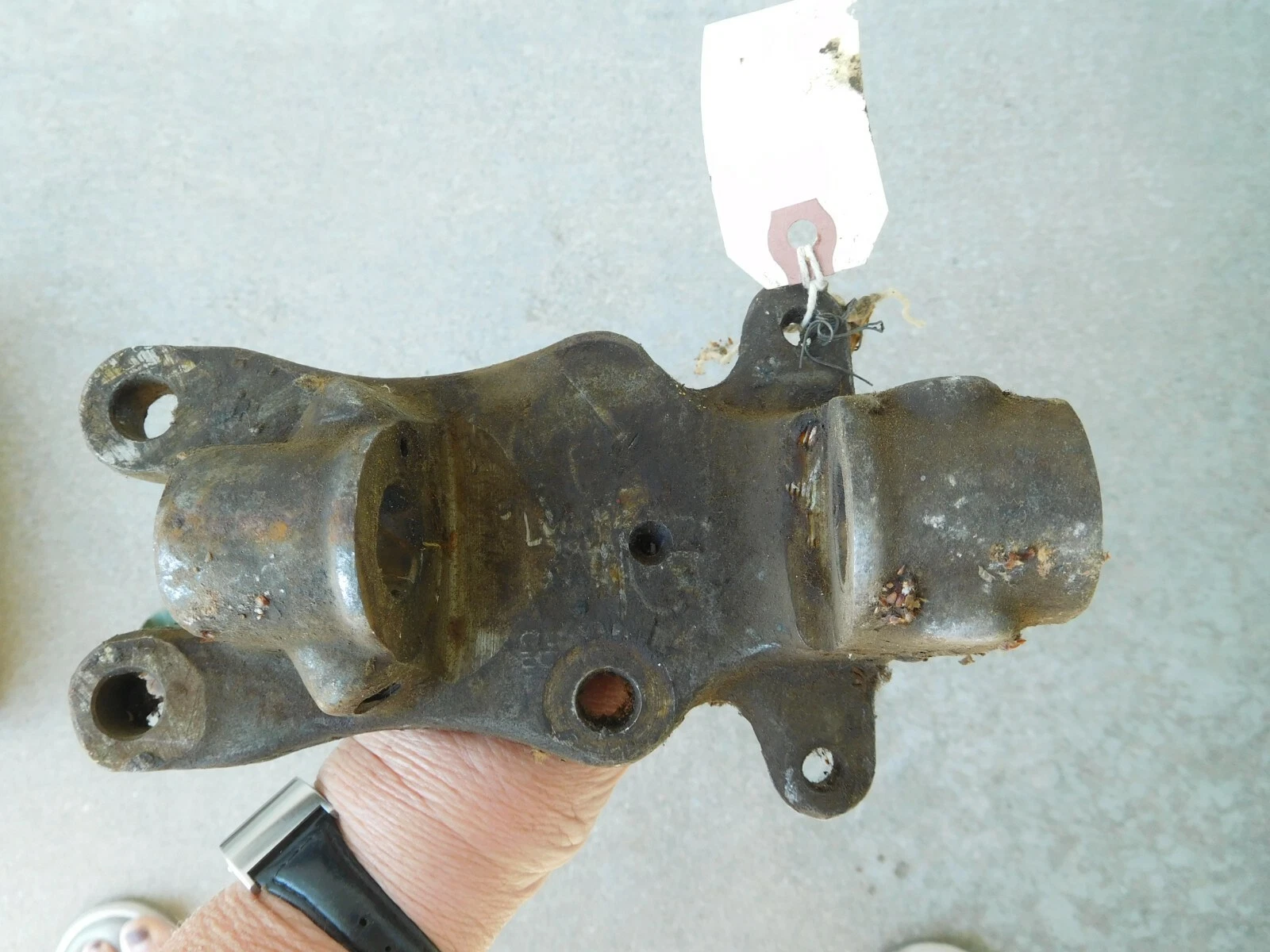 FRONT SPINDLE