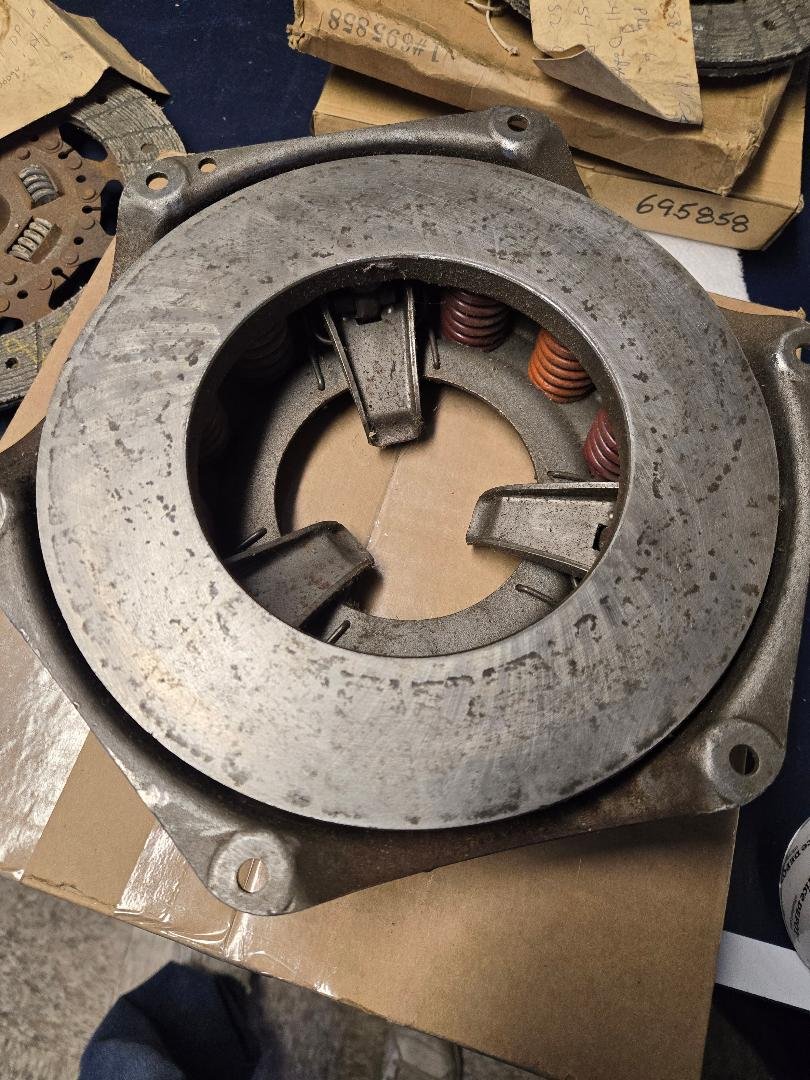 NOS Mopar Clutch Pressure Plate & Cover 1940-54 Plymouth Models W/ 9 1/4 Inch Clutch - Image 2