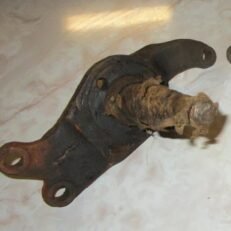 FRONT SPINDLE