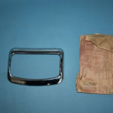 TAIL BEZEL