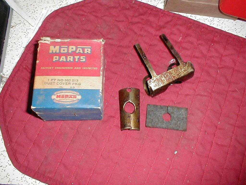 DRAG LINK DUST COVER