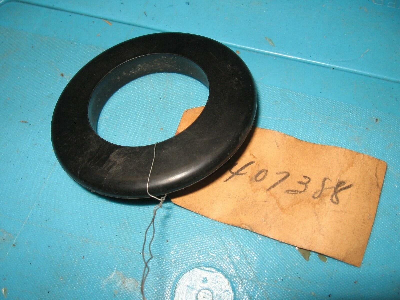FUEL FILLER GROMMET