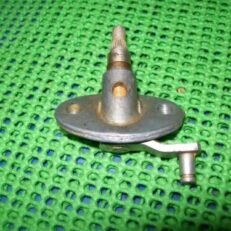 WIPER PIVOT