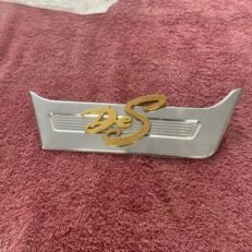 ROOF MEDALLION