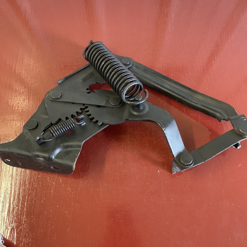 HOOD HINGE