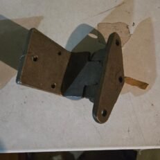 DOOR HINGE