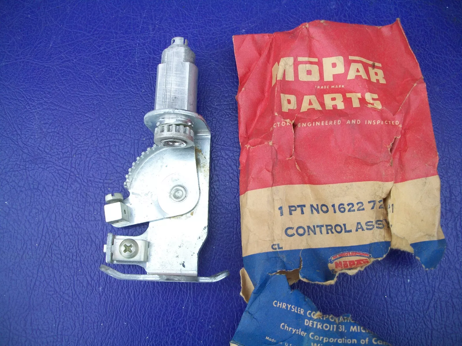 DEFROSTER SWITCH