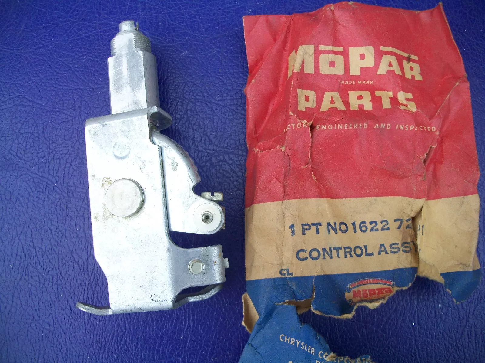 NOS Mopar Defroster Switch 1955-6 Plymouth Models With 700 & 701 Heaters - Image 2