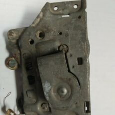 DOOR LATCH