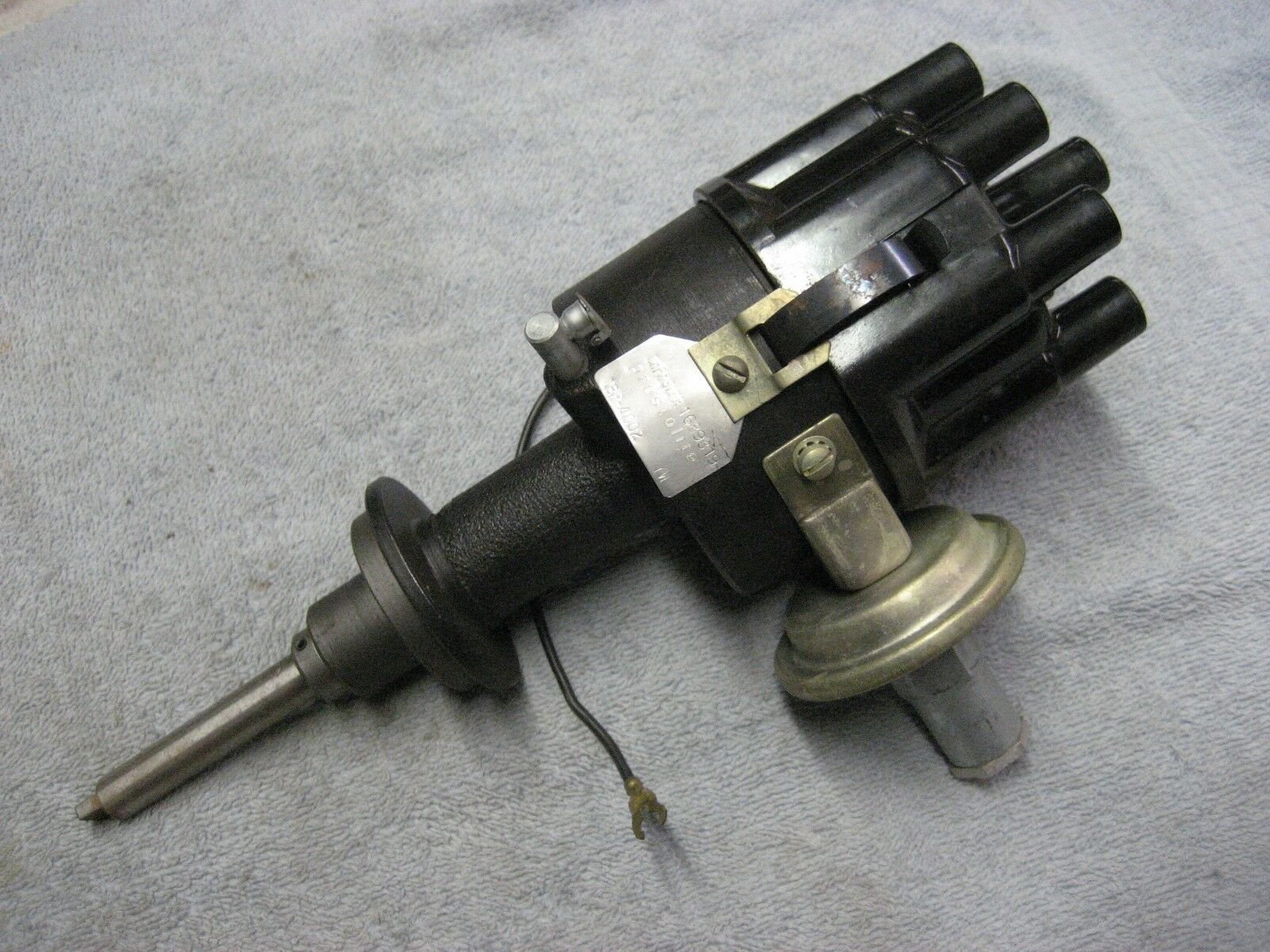 DISTRIBUTOR
