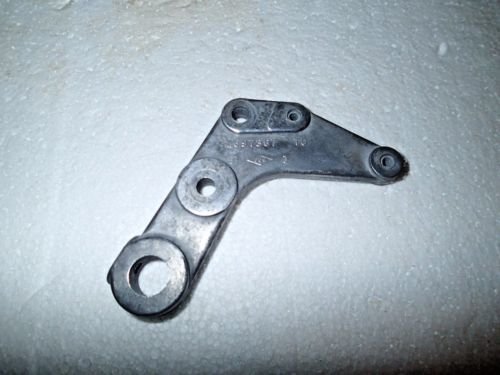 QUARTER WINDOW BRACKET