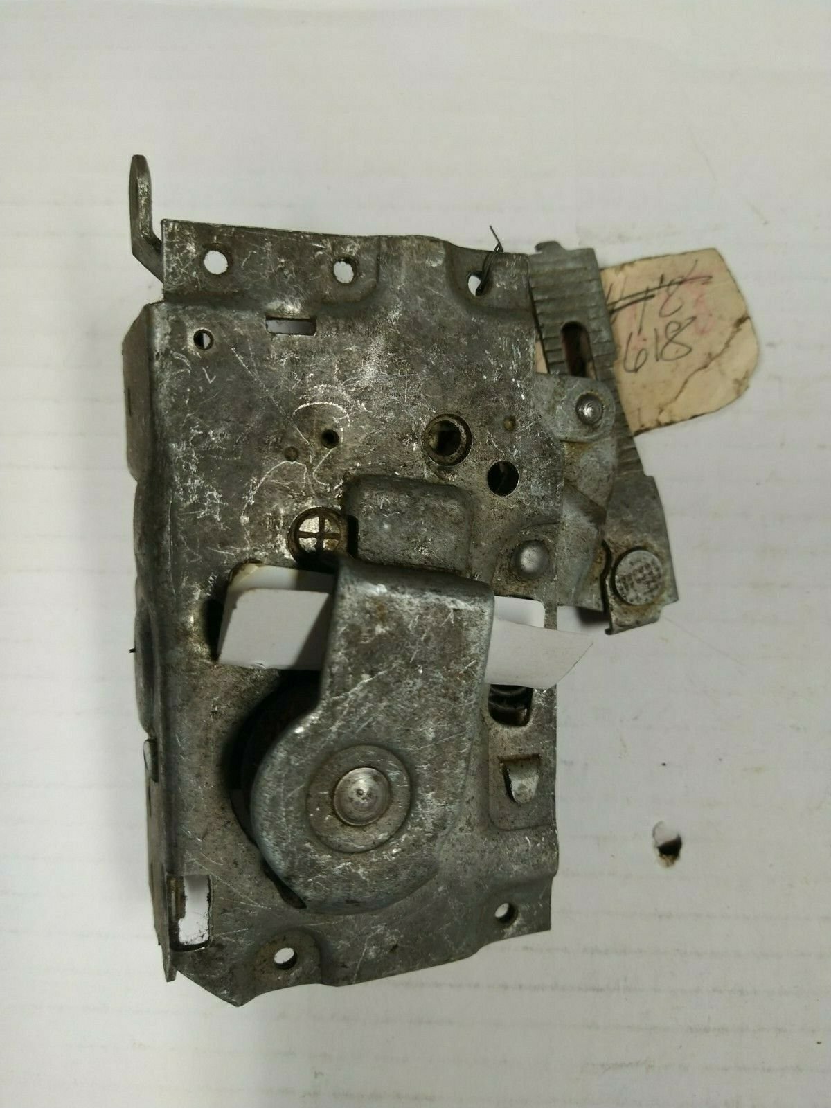 DOOR LATCH