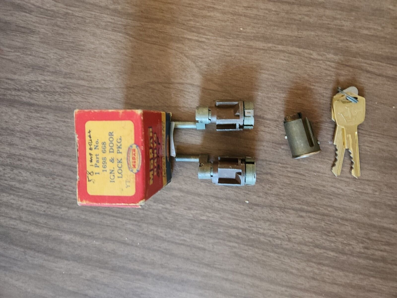 IGNITION & DOOR LOCKS