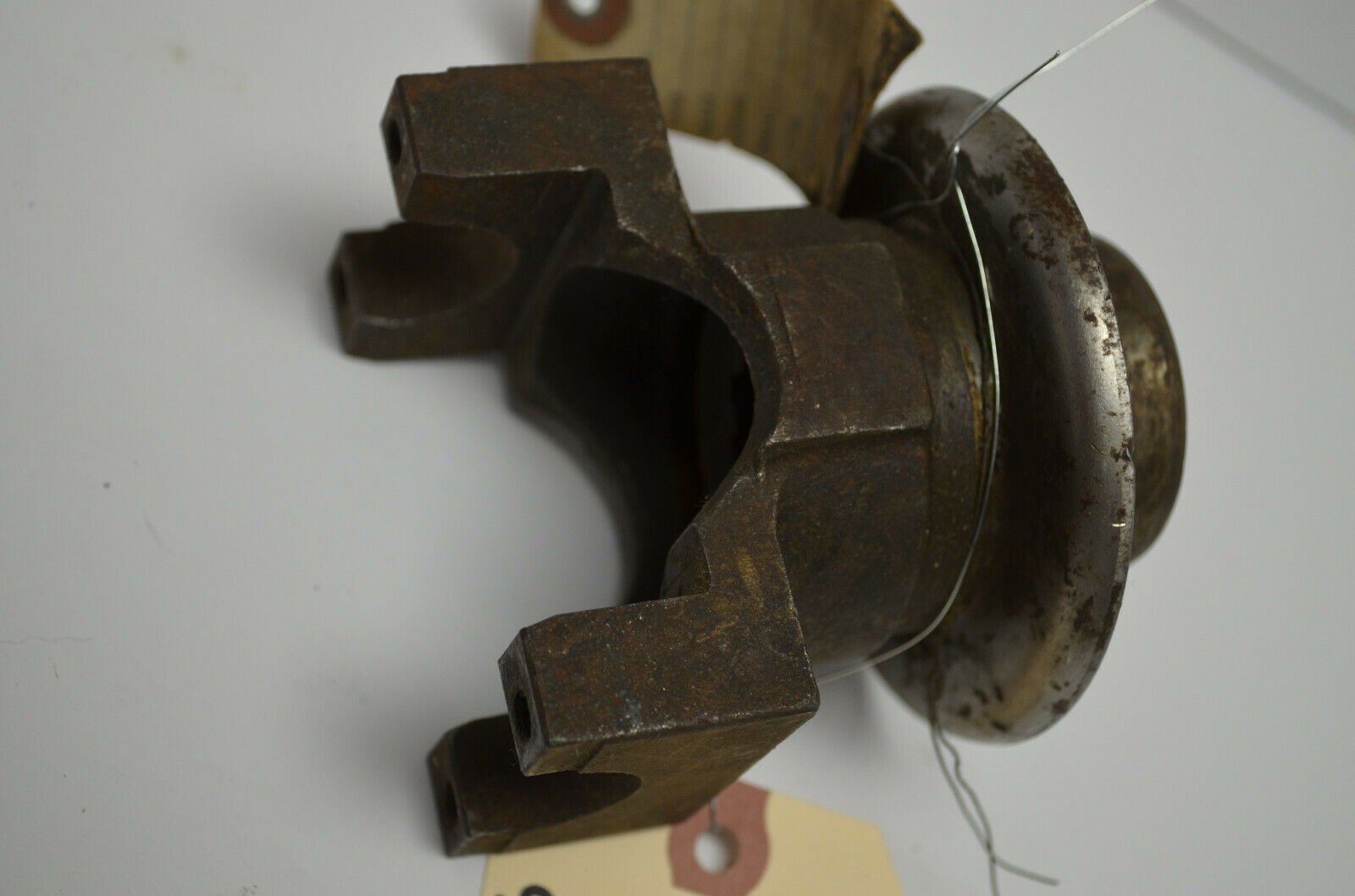 REAR AXLE YOKE