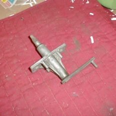 WIPER PIVOT