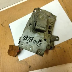 DOOR LATCH