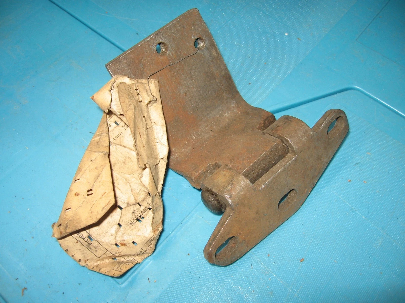 DOOR HINGE