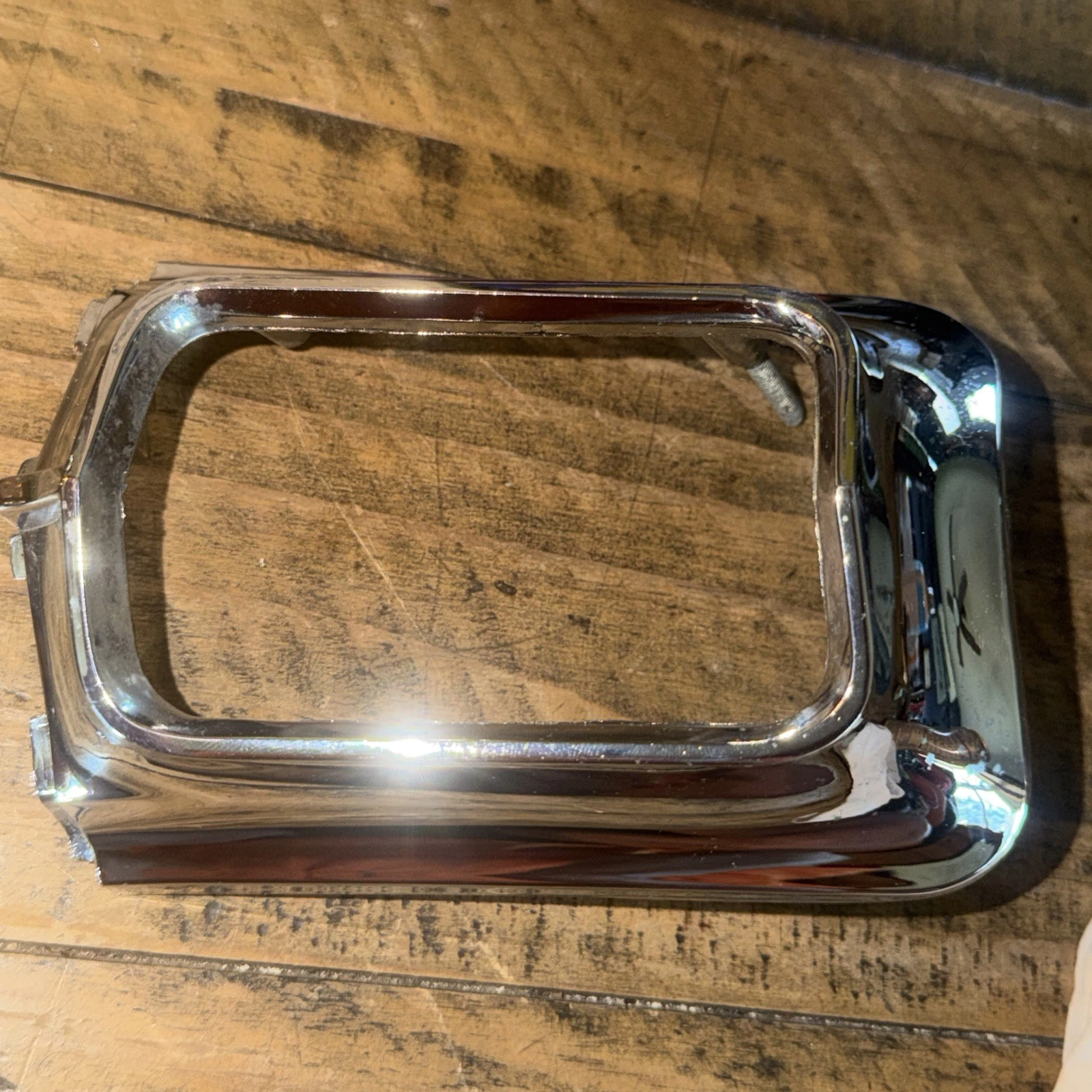 BACK UP LAMP BEZEL